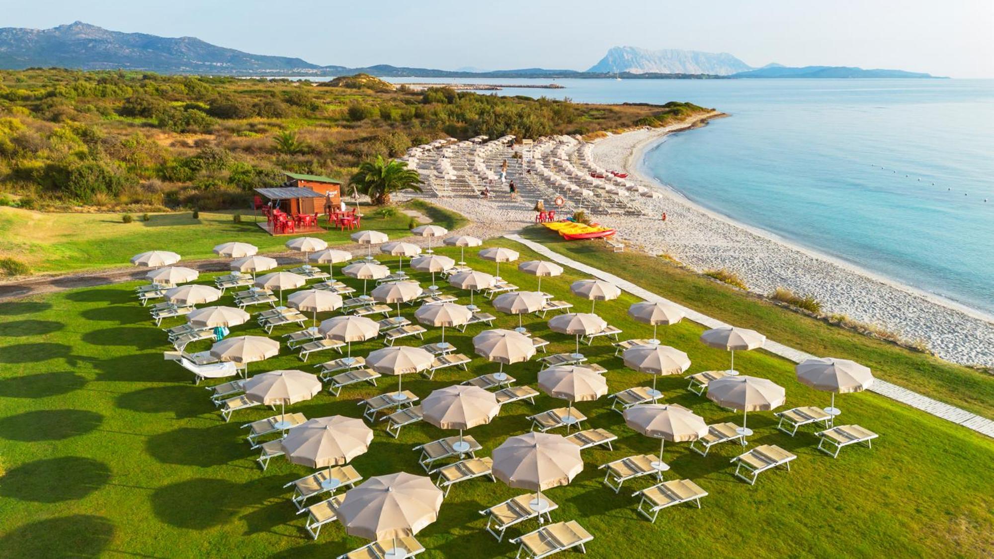 Amasea Resort San Teodoro  Esterno foto